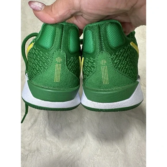 Nike Sabrina 2 Oregon Green Yellow Womens 6.5 Basketball Shoes